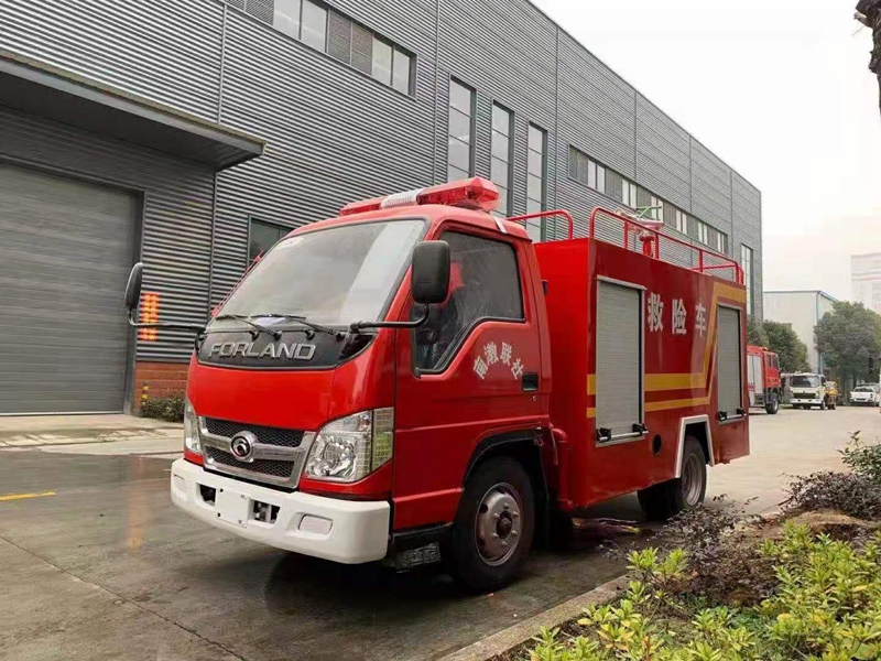 国六福田2吨救险车小型水罐消防洒水车